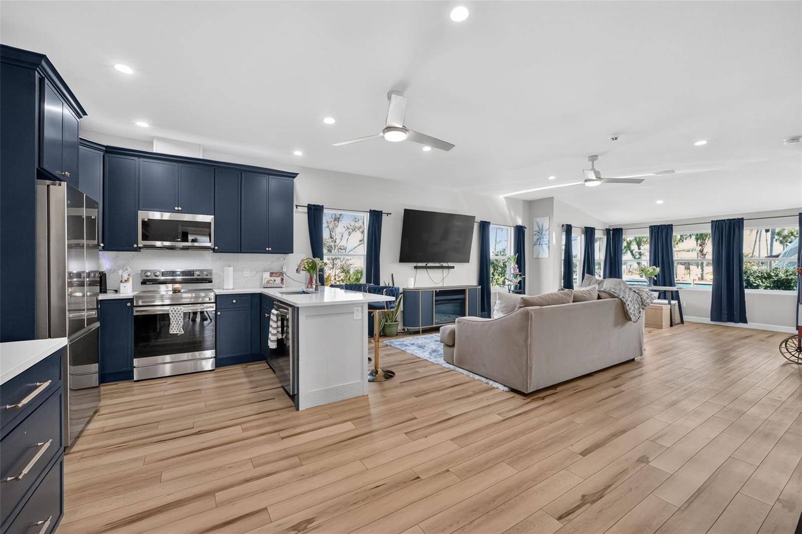 103 PARK CIR, Holly Hill, FL 32117
