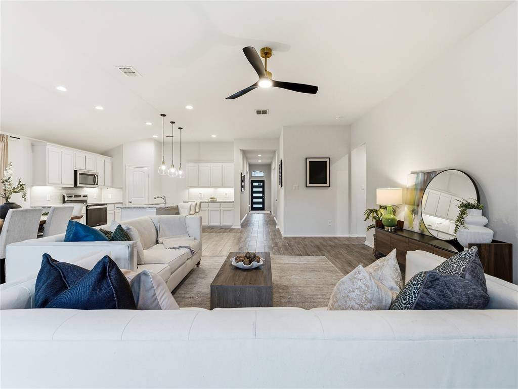 635 Frio Lane, Aubrey, TX 76227