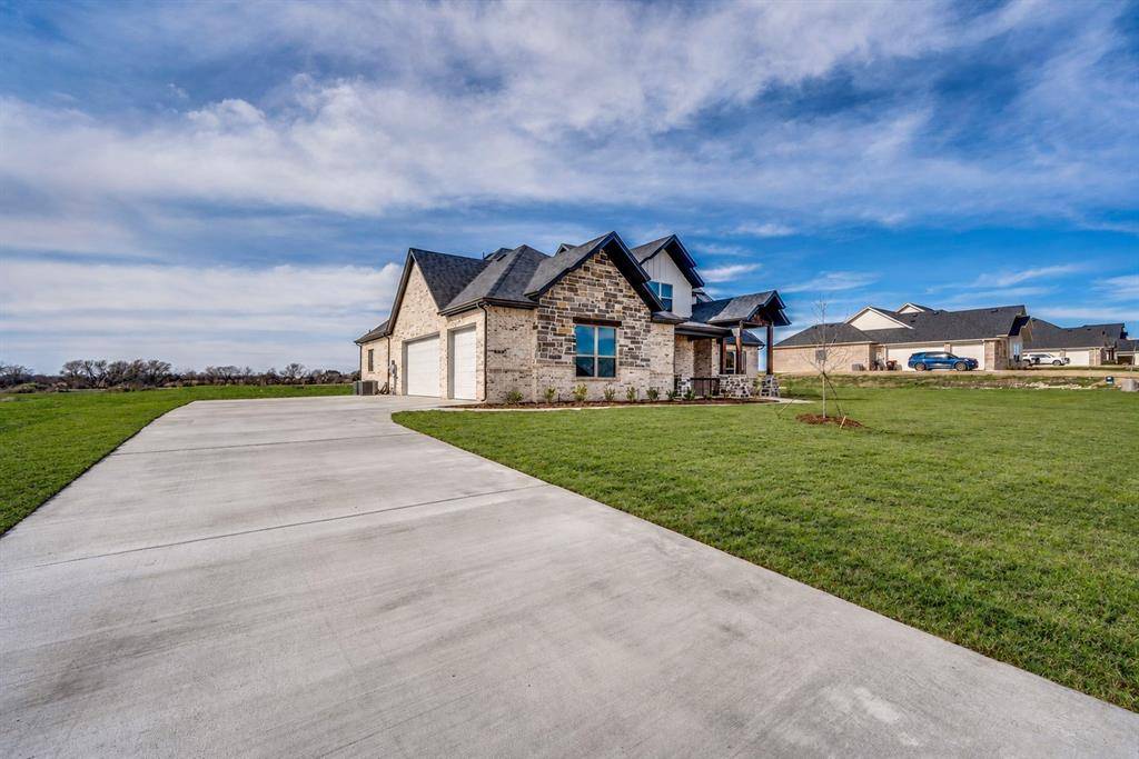 451 Paradise Ridge Drive, Waxahachie, TX 75167