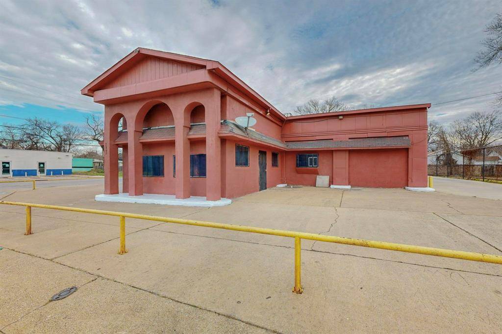 2802 Lagow Street, Dallas, TX 75210