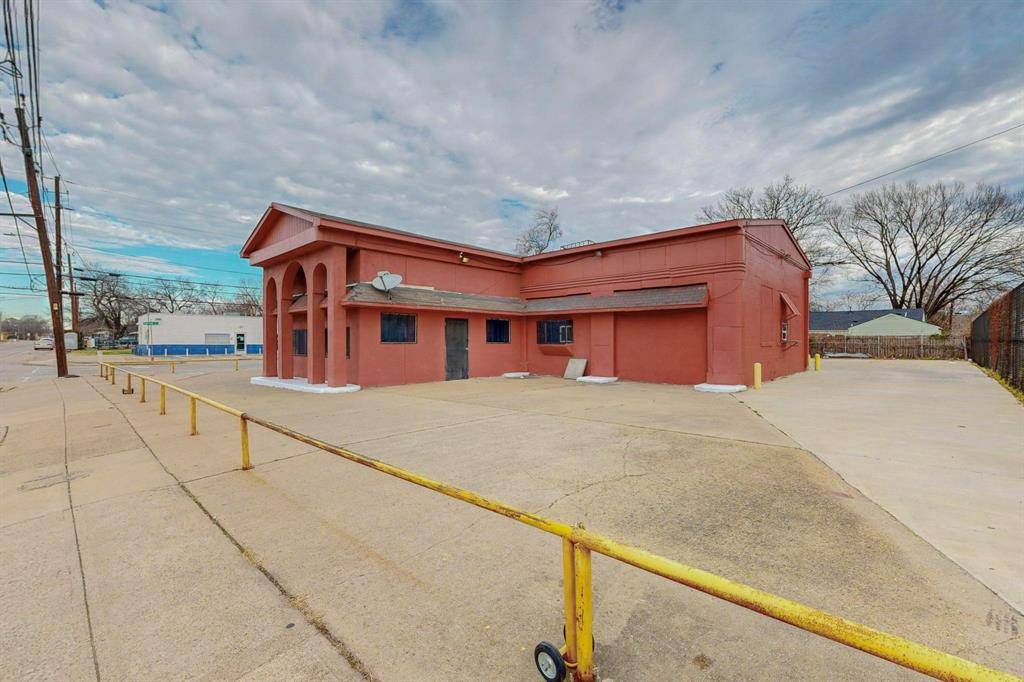 2802 Lagow Street, Dallas, TX 75210