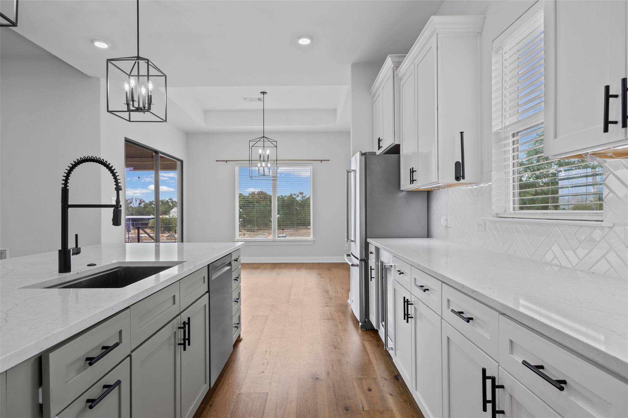 225 Spicewood Trails DR, Spicewood, TX 78669
