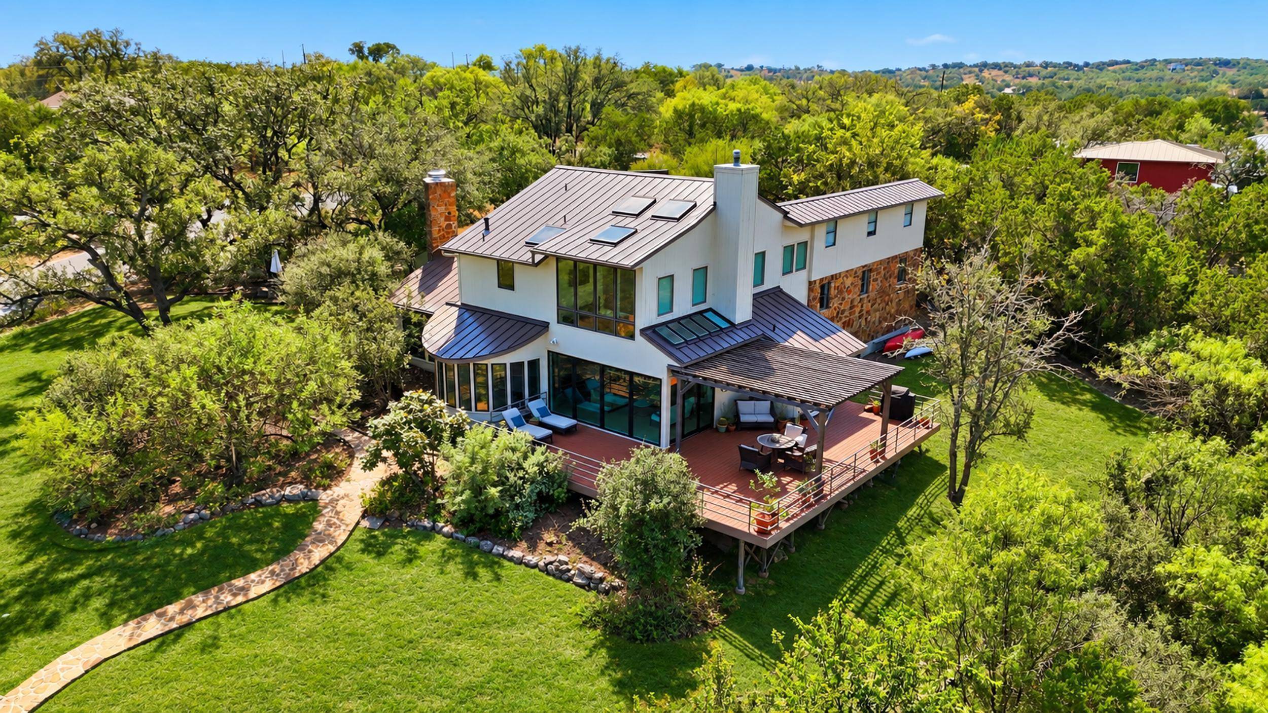 100 Derby DR, Spicewood, TX 78669