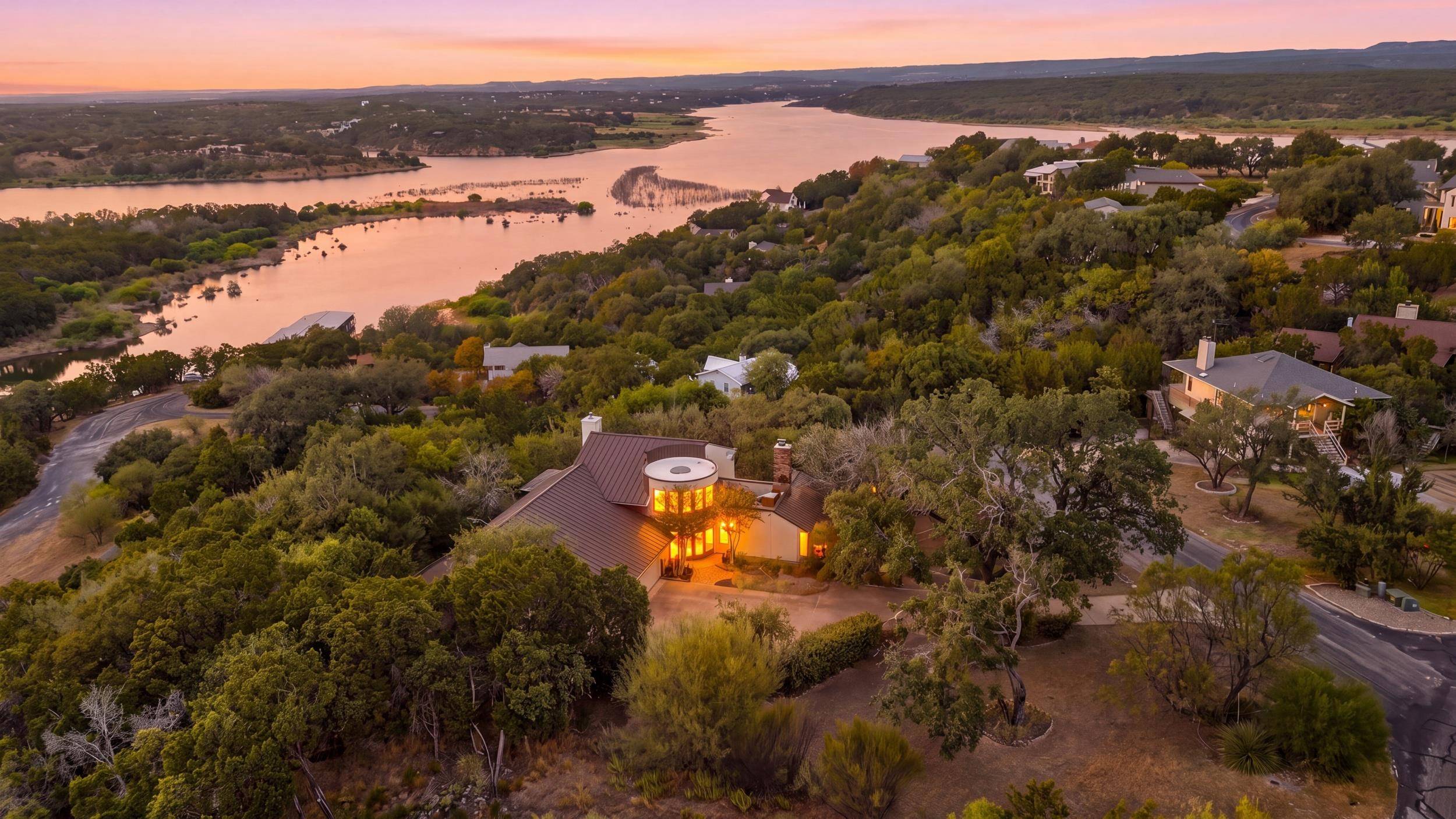 100 Derby DR, Spicewood, TX 78669