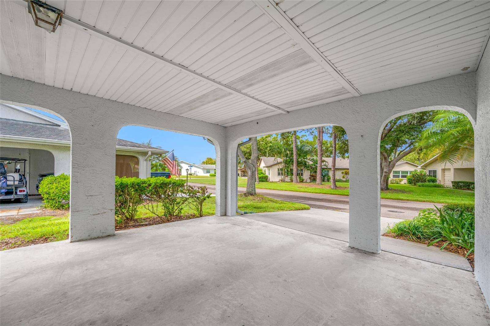 2020 HULLHOUSE DR, Sun City Center, FL 33573