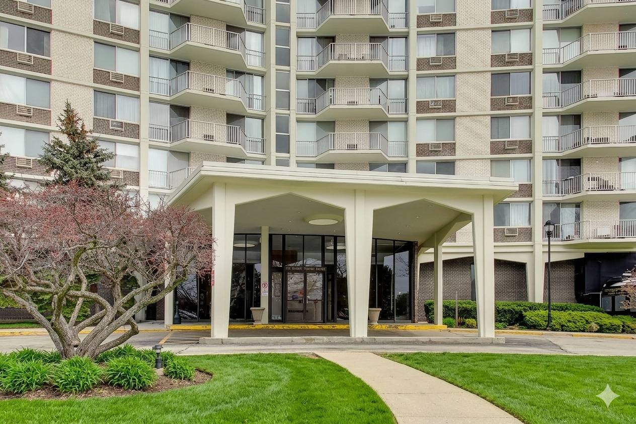 40 N Tower RD #16N, Oak Brook, IL 60523