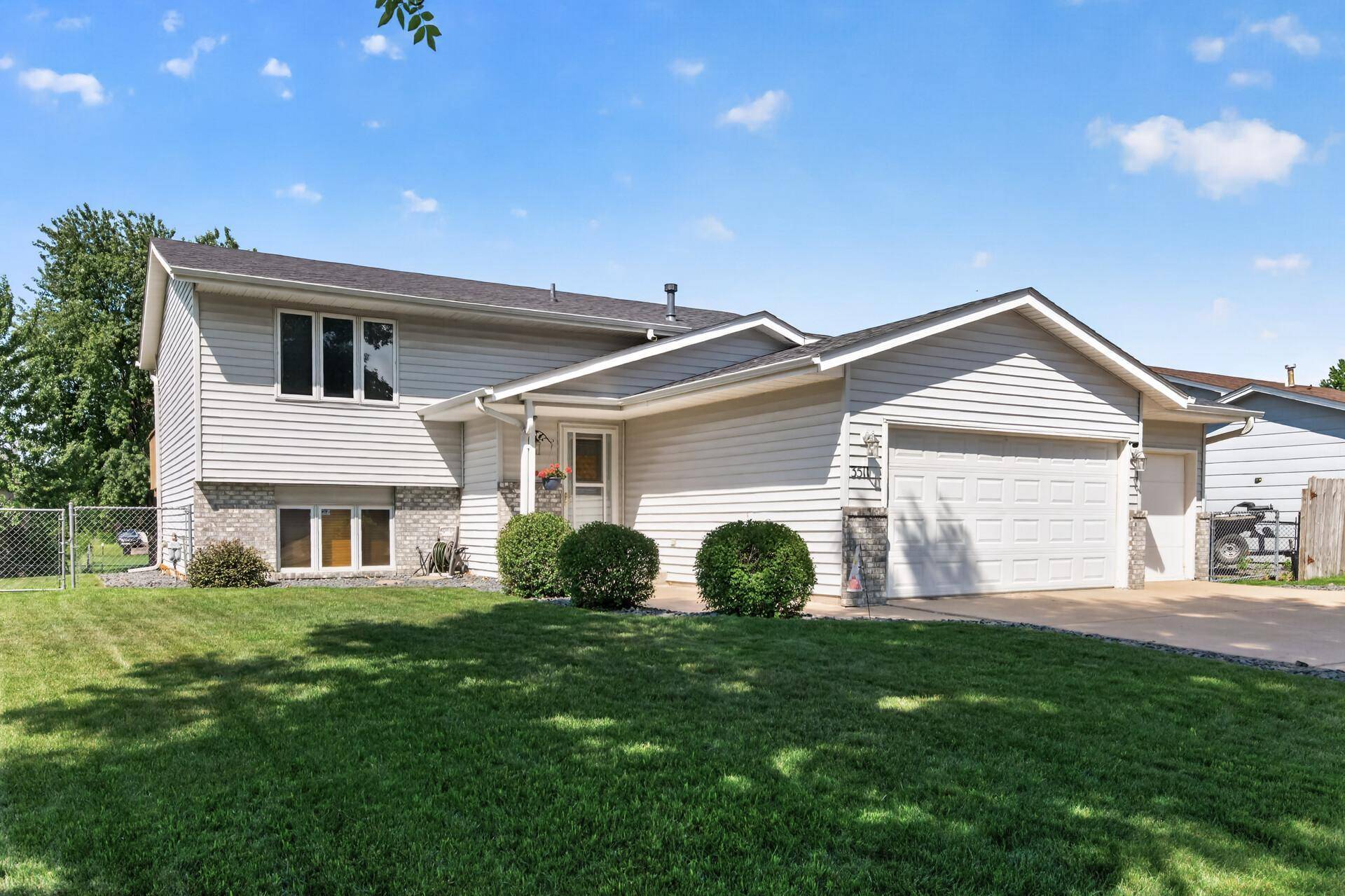 3511 W Mineral Pond BLVD, Anoka, MN 55303