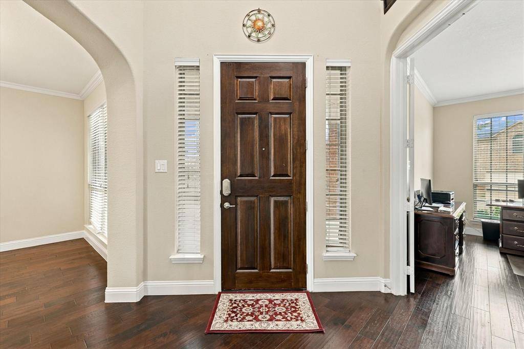 901 Hartford Court, Roanoke, TX 76262