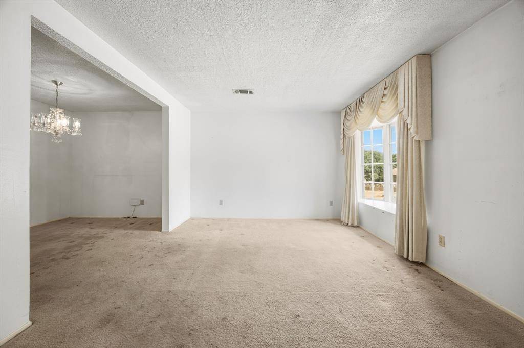 7235 Vecino Drive, Dallas, TX 75241