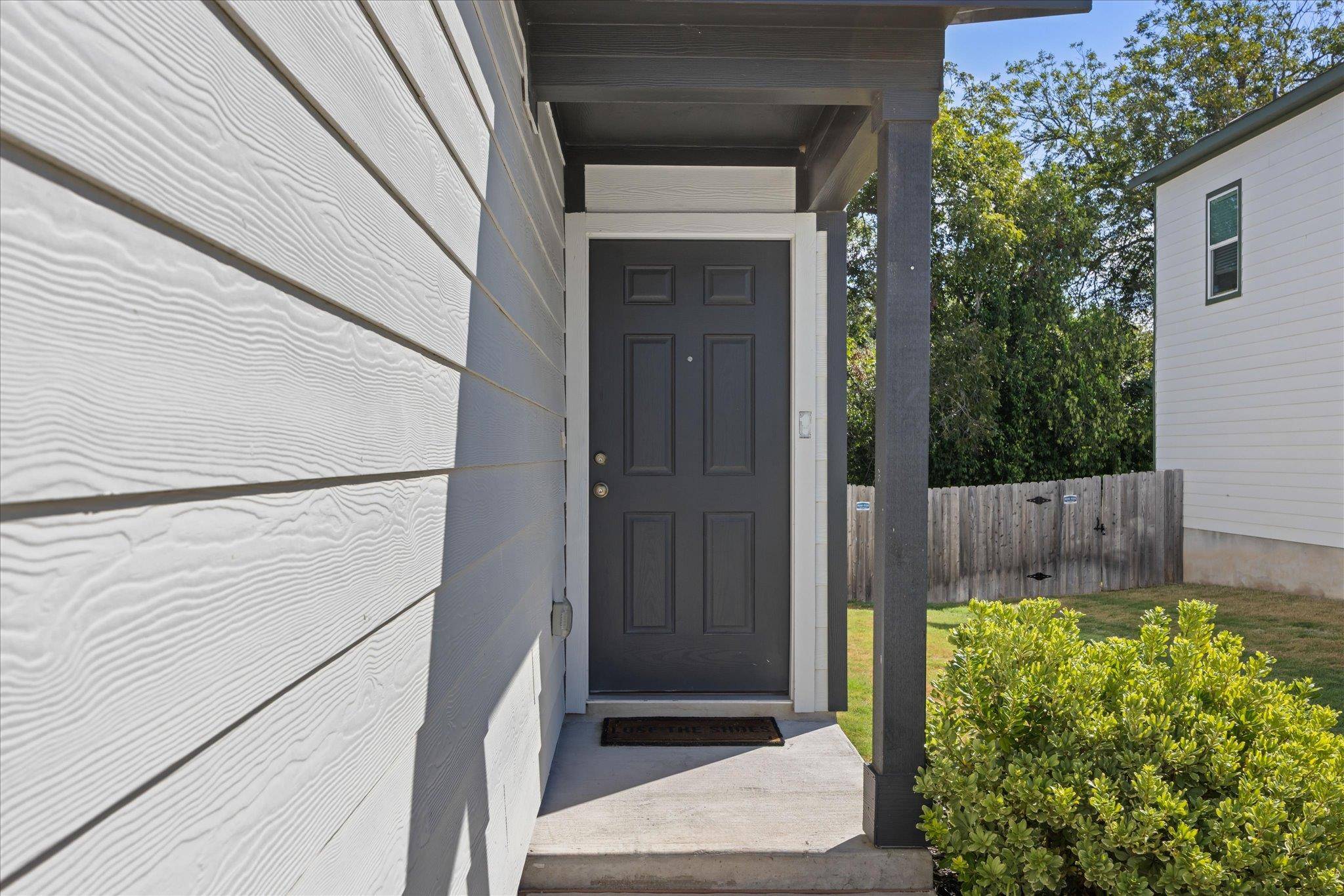 36 Trinity CIR, Lockhart, TX 78644