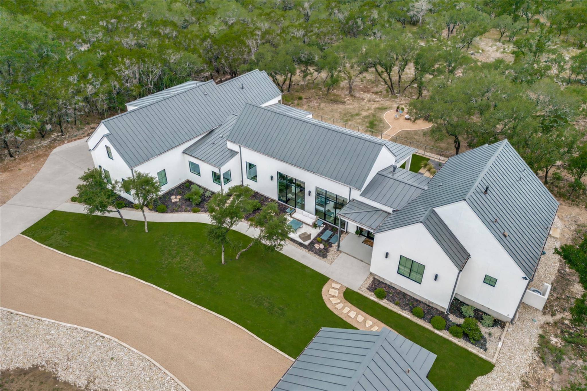 1958 Paradise Pkwy, Canyon Lake, TX 78133