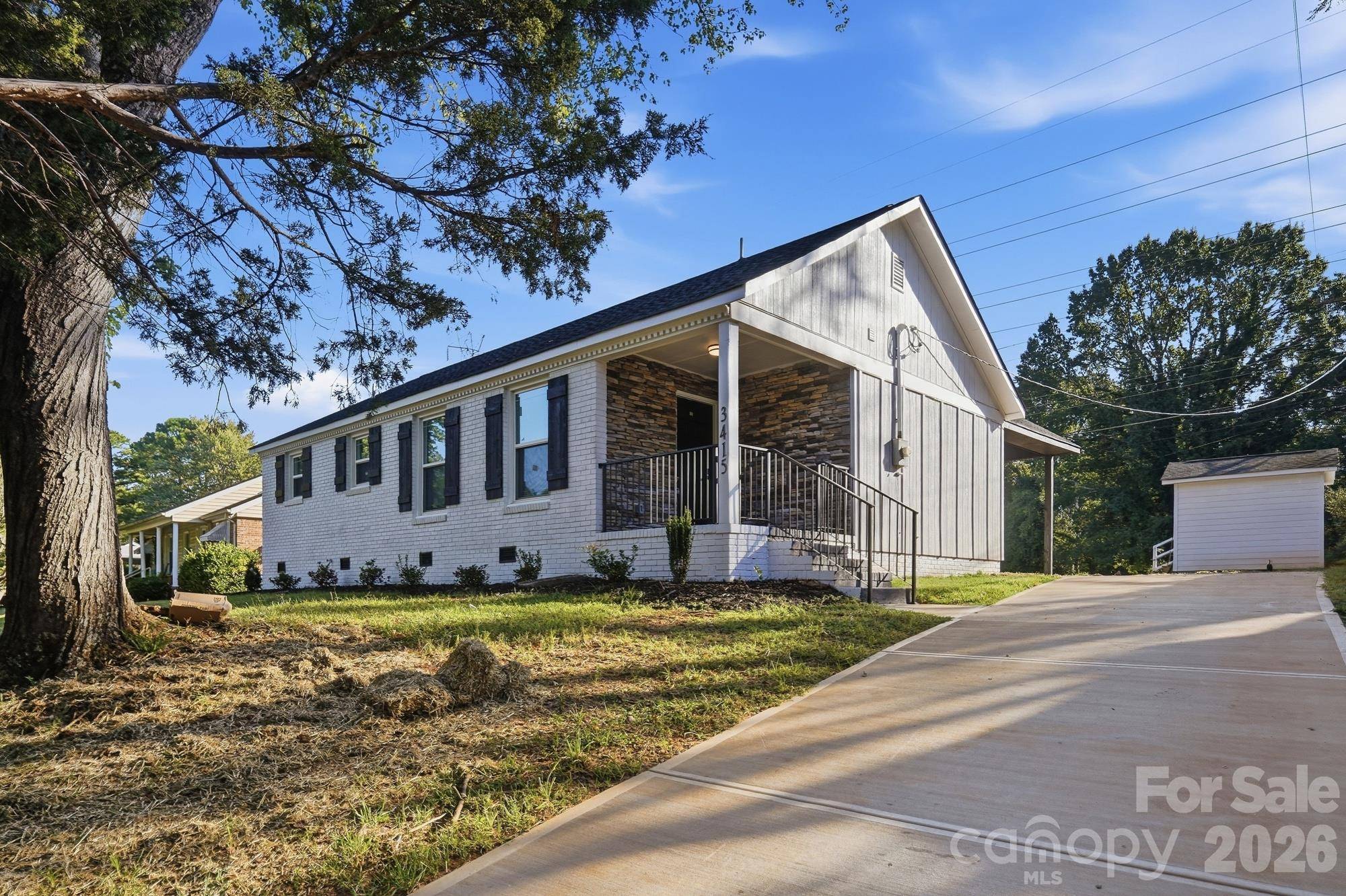 3228 Barfield DR, Charlotte, NC 28217