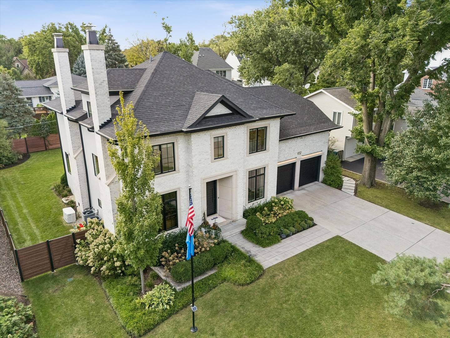 932 Allmen AVE, Hinsdale, IL 60521