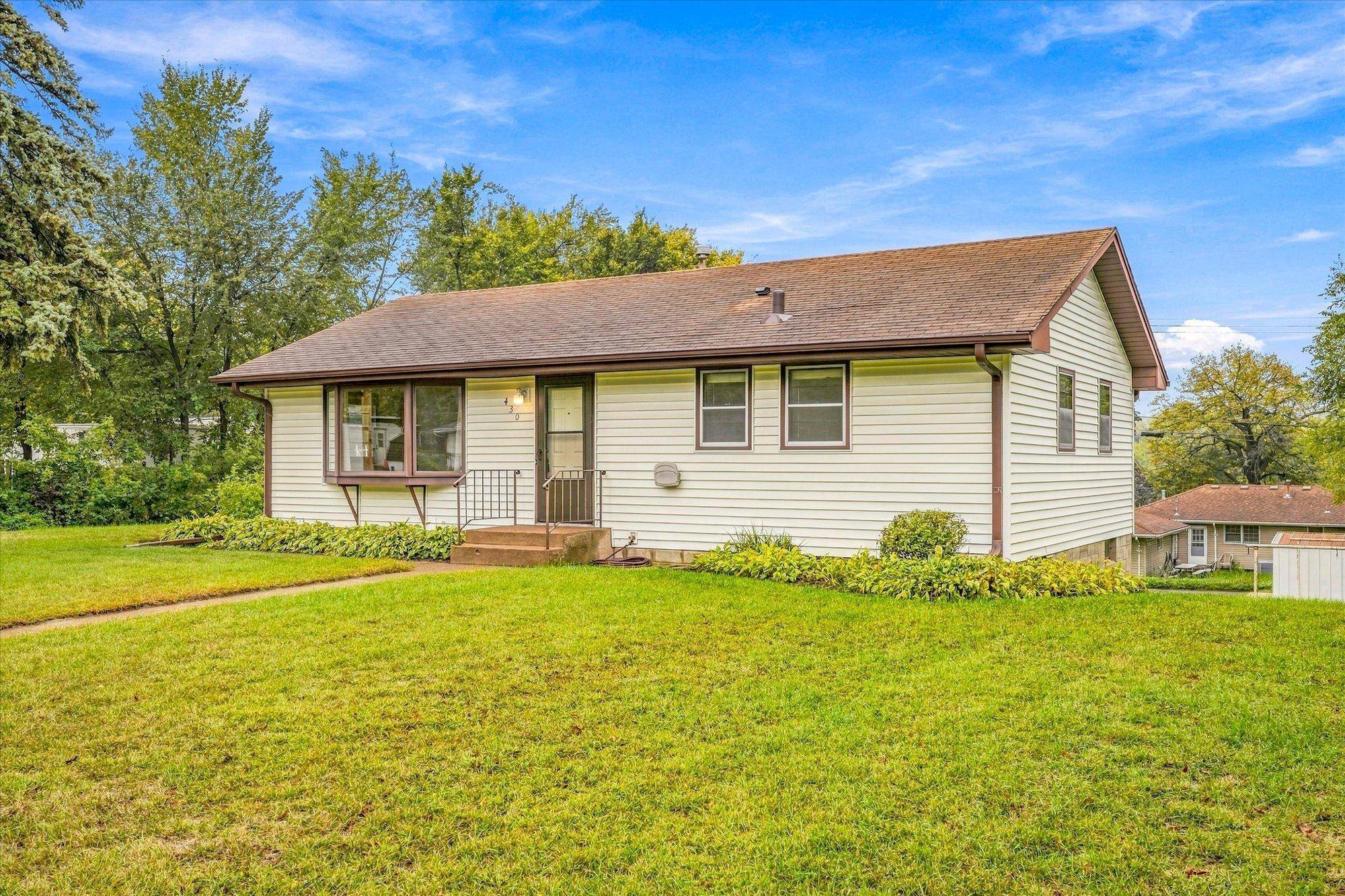 430 11th AVE NW, New Brighton, MN 55112