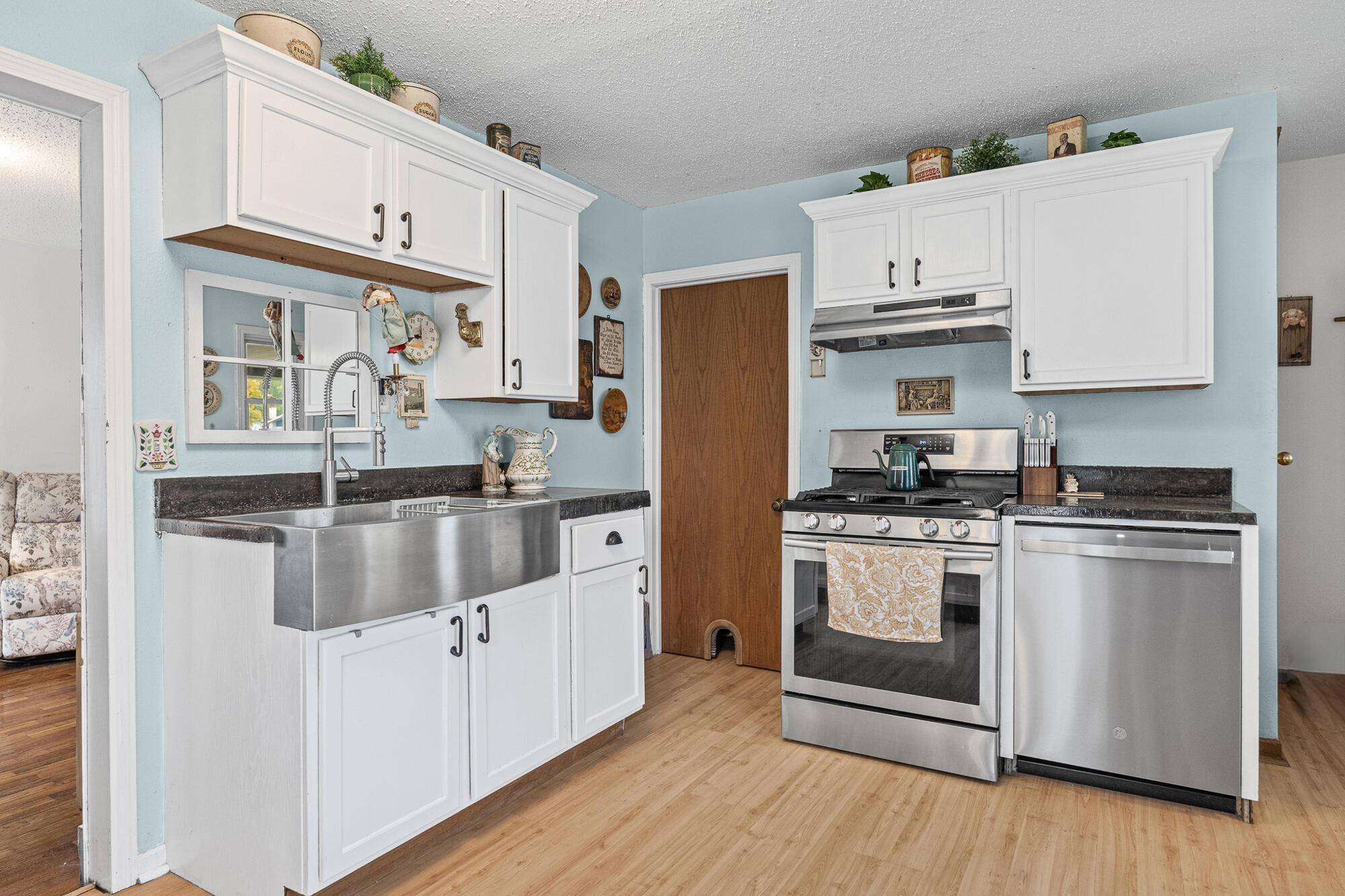 36 S Elm ST, La Crescent, MN 55947