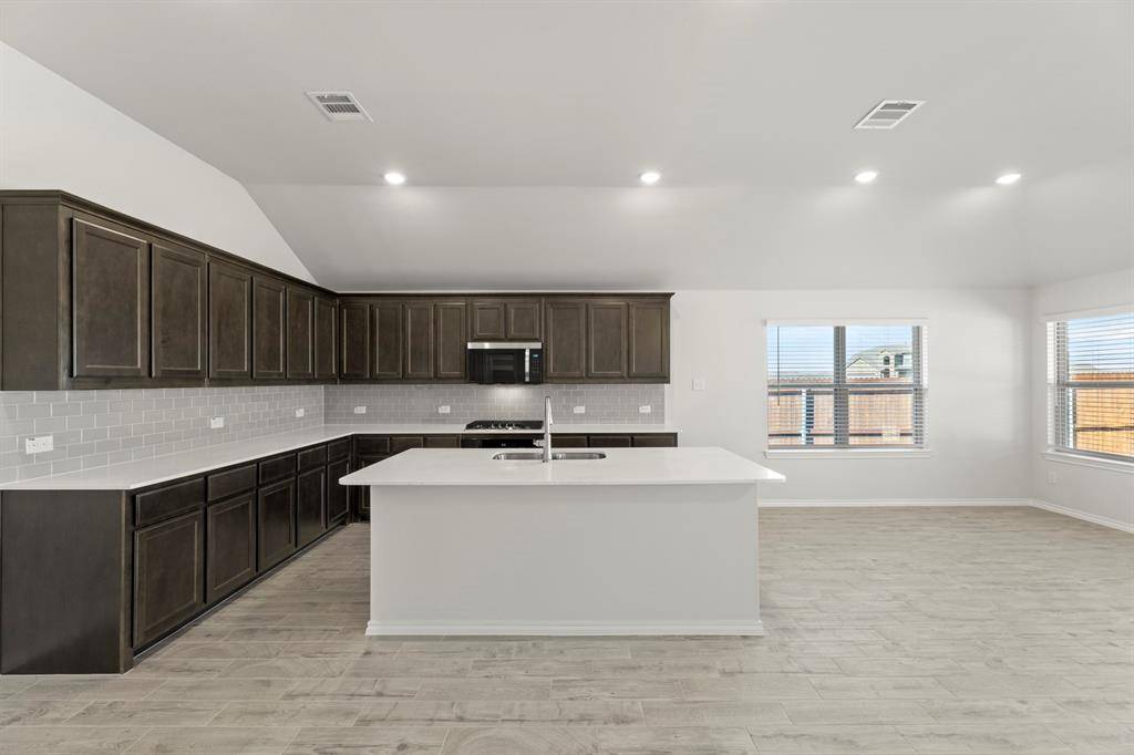 118 Coyote Circle, Terrell, TX 75160