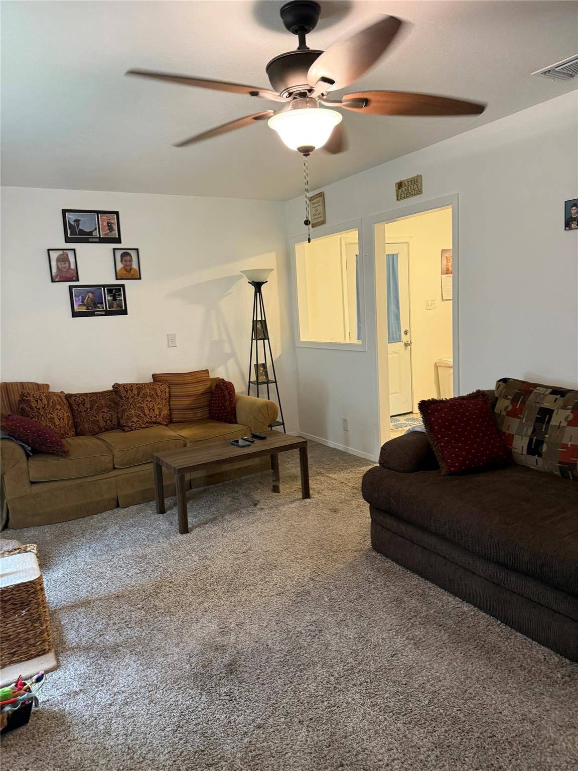 301 Lynch ST, Smithville, TX 78957