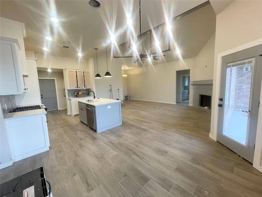 1901 Hamzas CT, Yukon, OK 73099