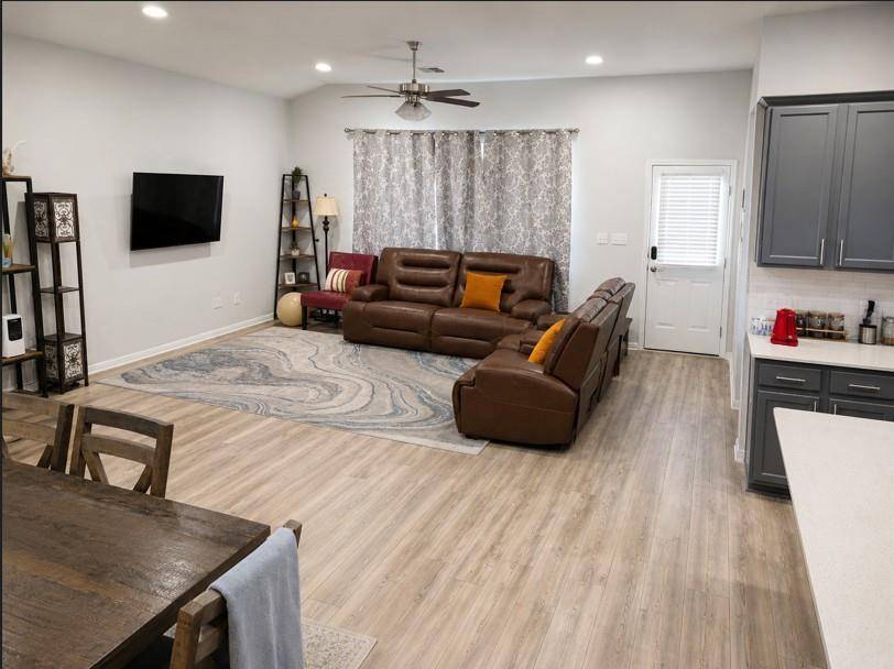 3200 College Park DR #111, Round Rock, TX 78665
