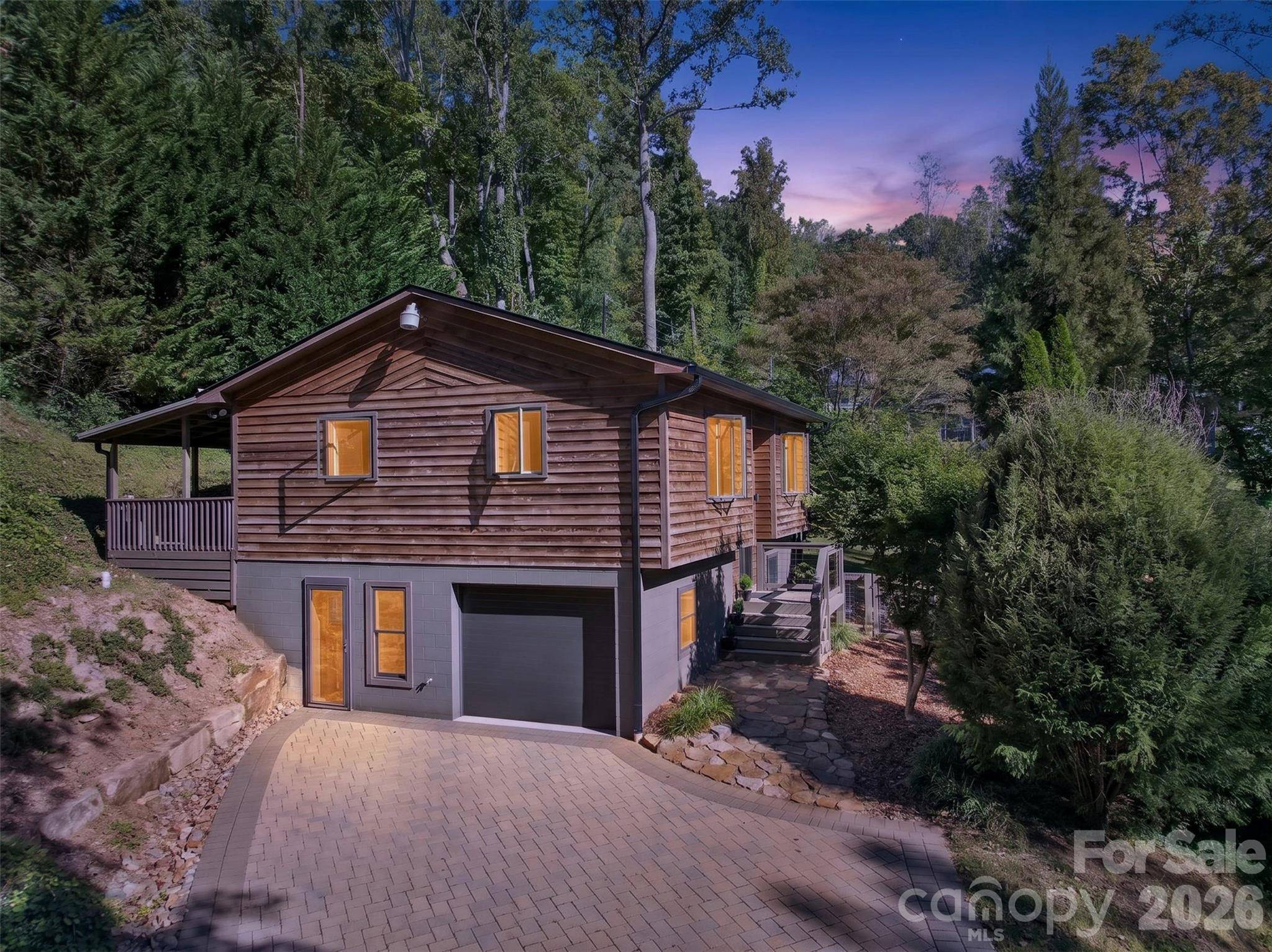 53 Hemlock ST, Arden, NC 28704
