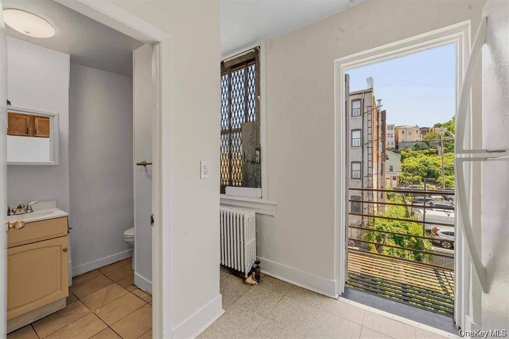 158 Willow ST #4B, Yonkers, NY 10701