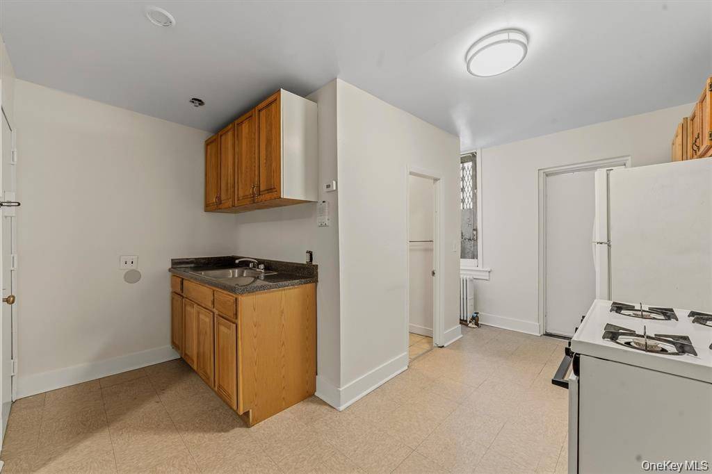 158 Willow ST #4B, Yonkers, NY 10701