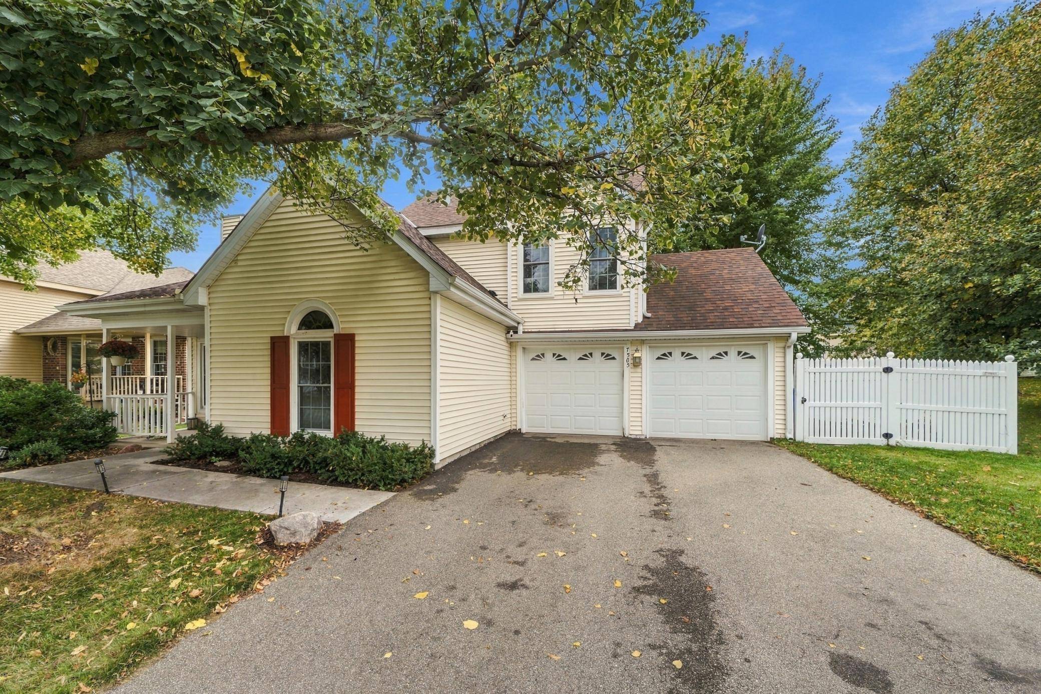 7505 W 111th ST, Bloomington, MN 55438