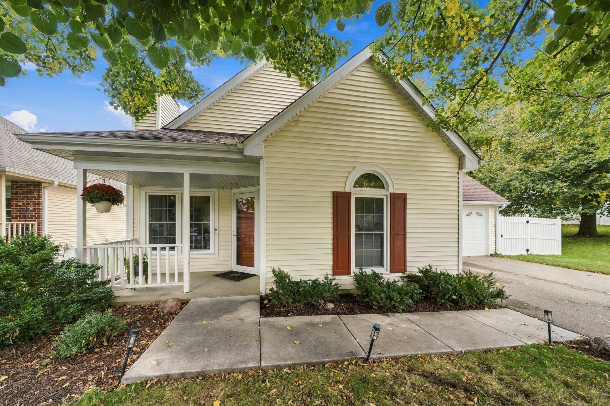 7505 W 111th ST, Bloomington, MN 55438