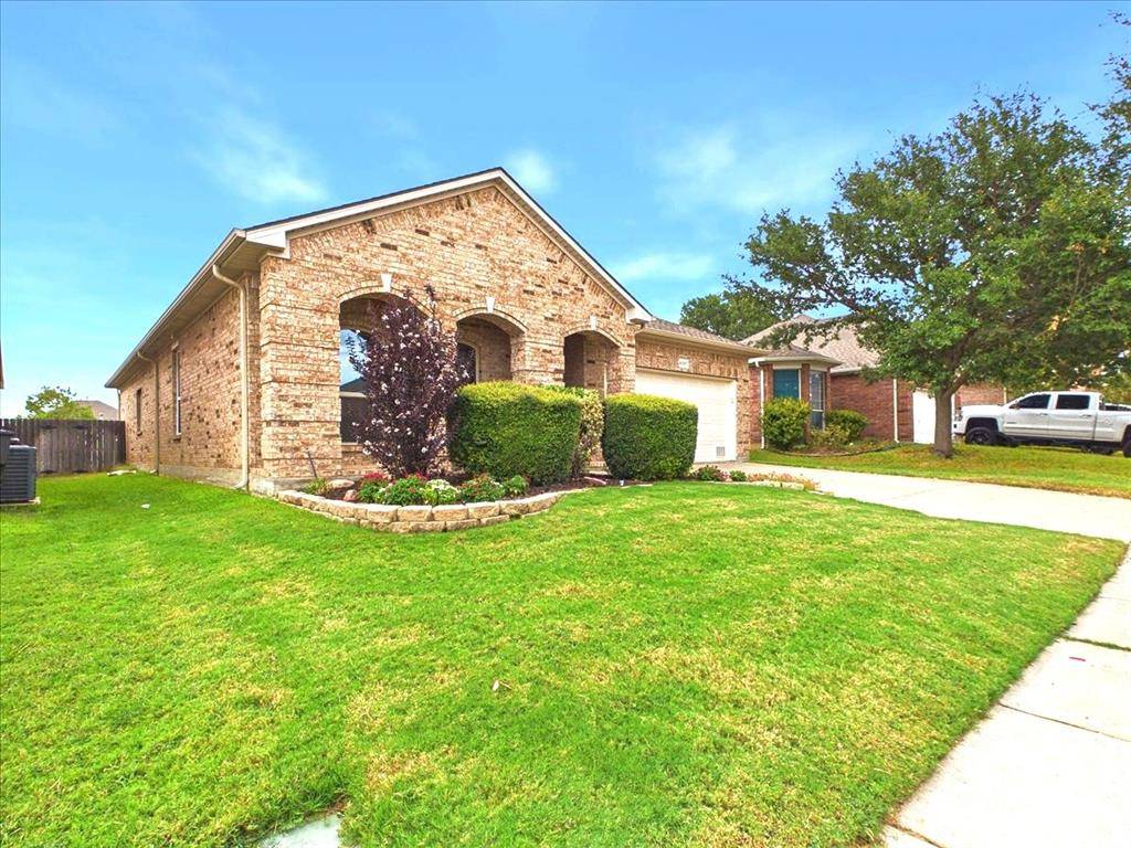 4057 Claymore Lane, Fort Worth, TX 76244