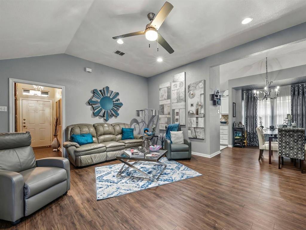 3012 Pinto Loop, Robinson, TX 76706