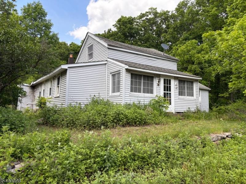 25 Kemah Mecca Lake Rd, Hampton Twp., NJ 07860