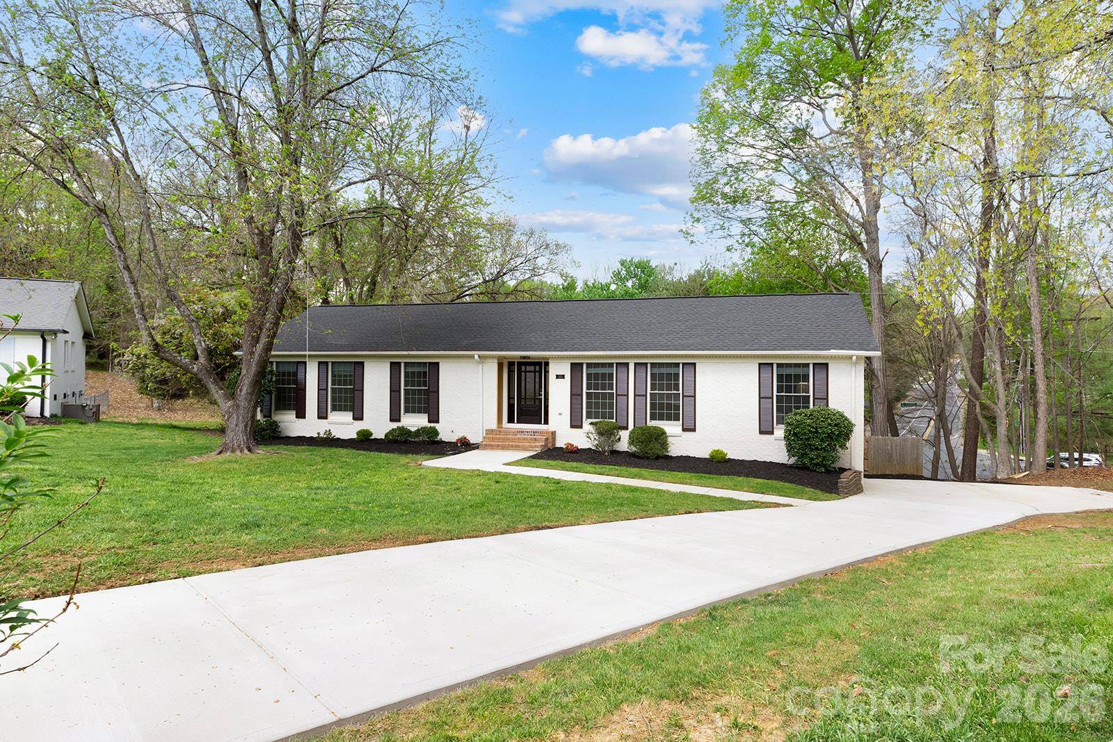 100 Chadmore DR, Charlotte, NC 28270