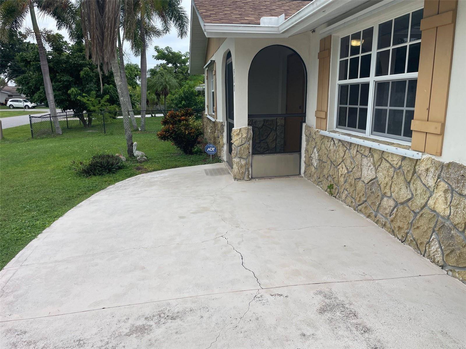 517 SKYLARK LN NW, Port Charlotte, FL 33952