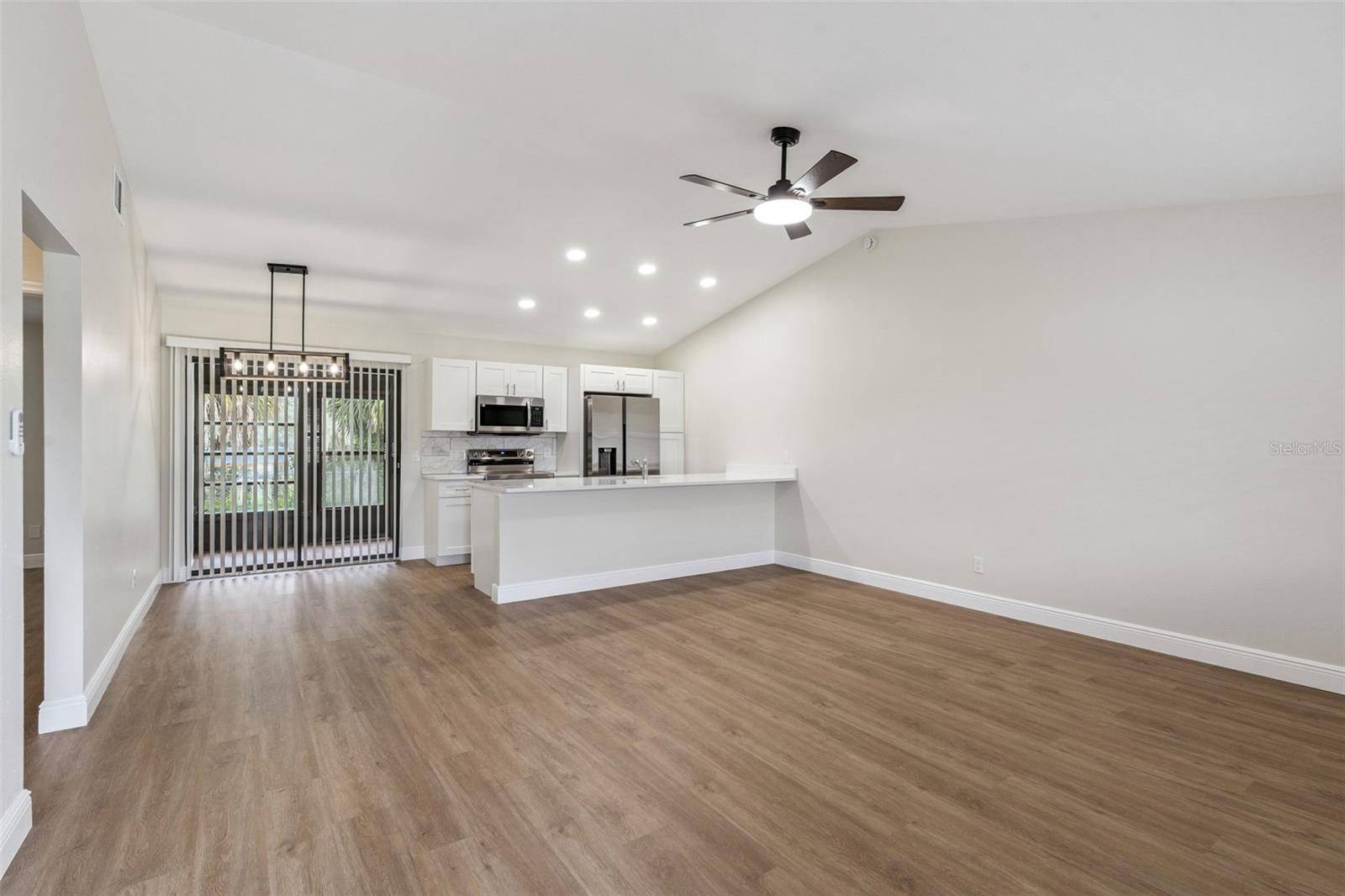 12441 ORANGEWOOD CIR, Tavares, FL 32778