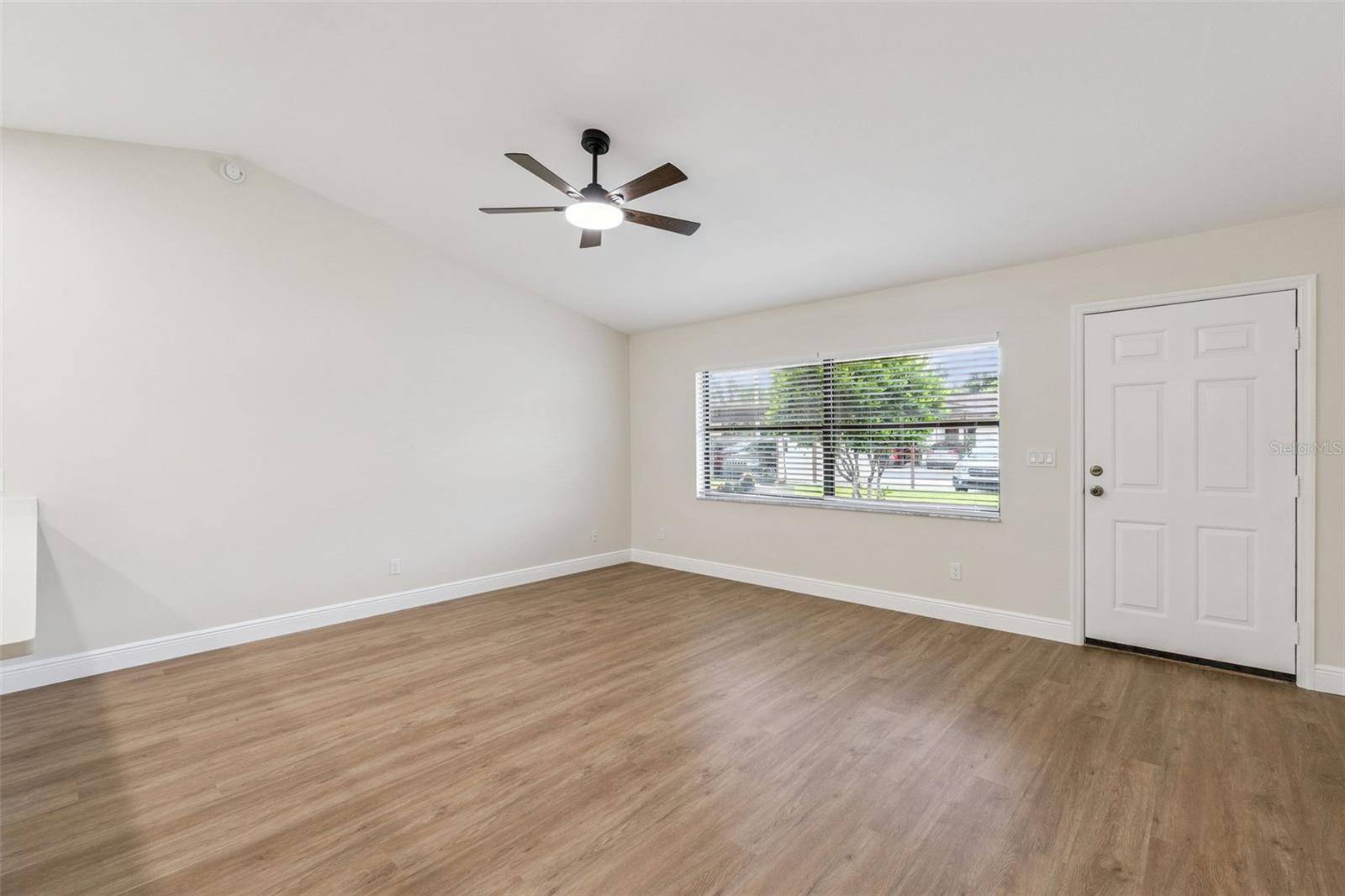 12441 ORANGEWOOD CIR, Tavares, FL 32778