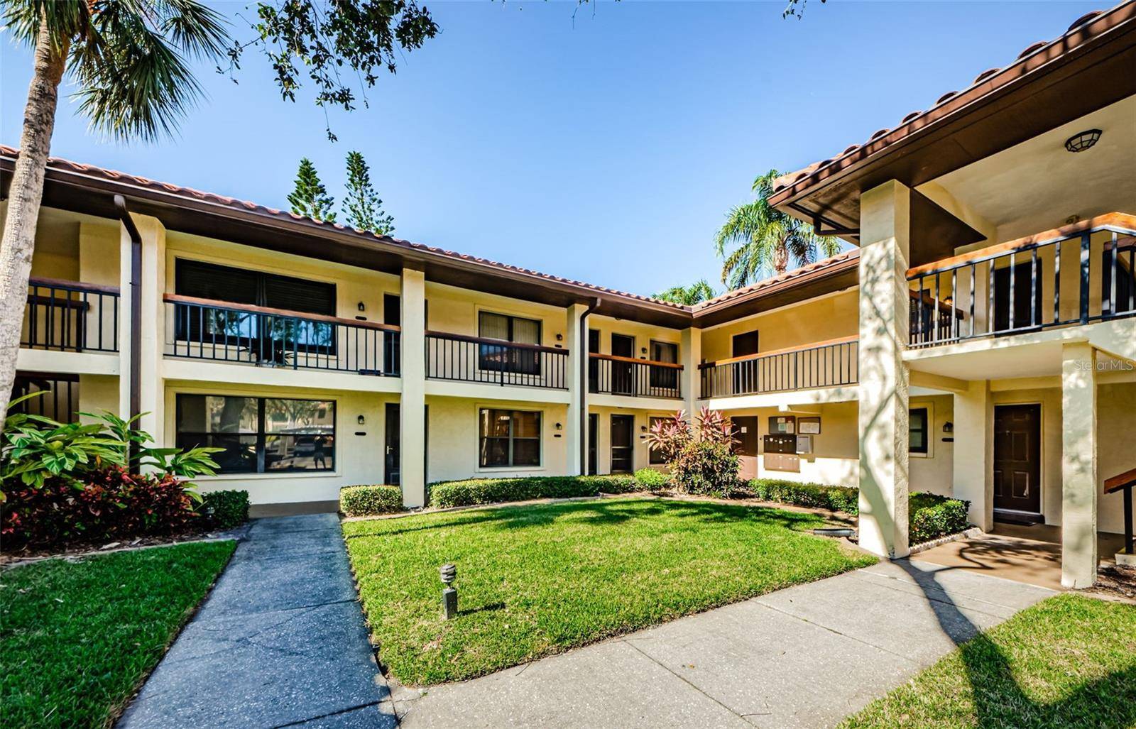 2112 HAMMOCK PINE BLVD #2112, Clearwater, FL 33761