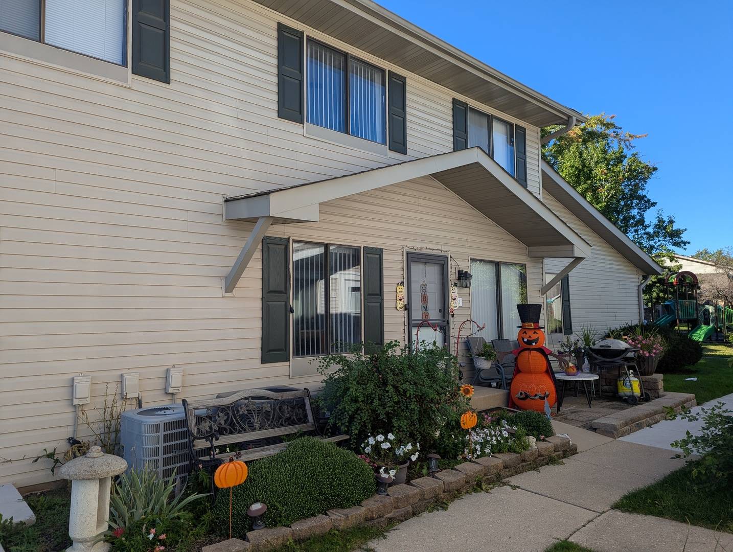 2S758 Winchester CIR #3, Warrenville, IL 60555