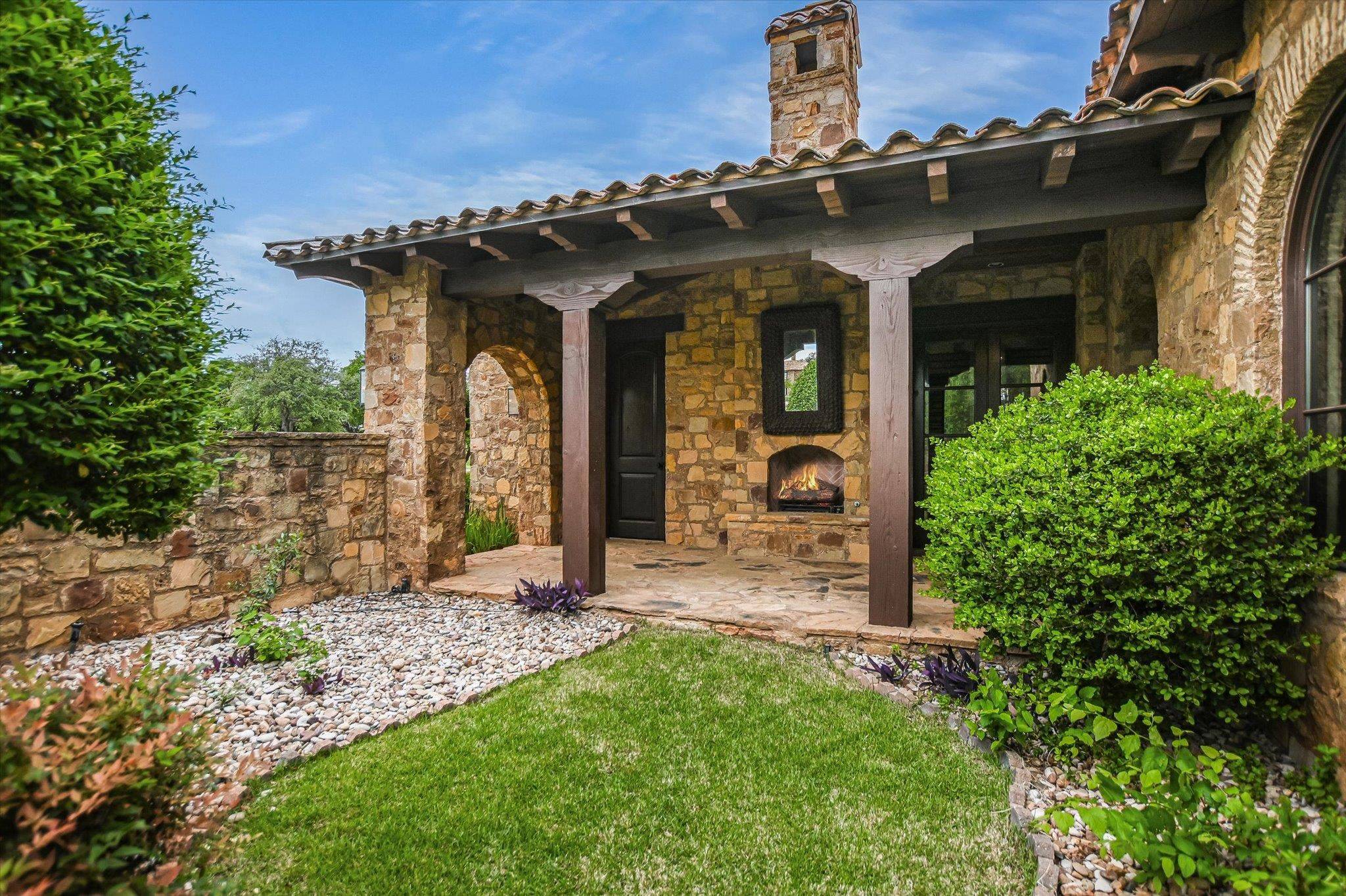 100 Milagro, Horseshoe Bay, TX 78657