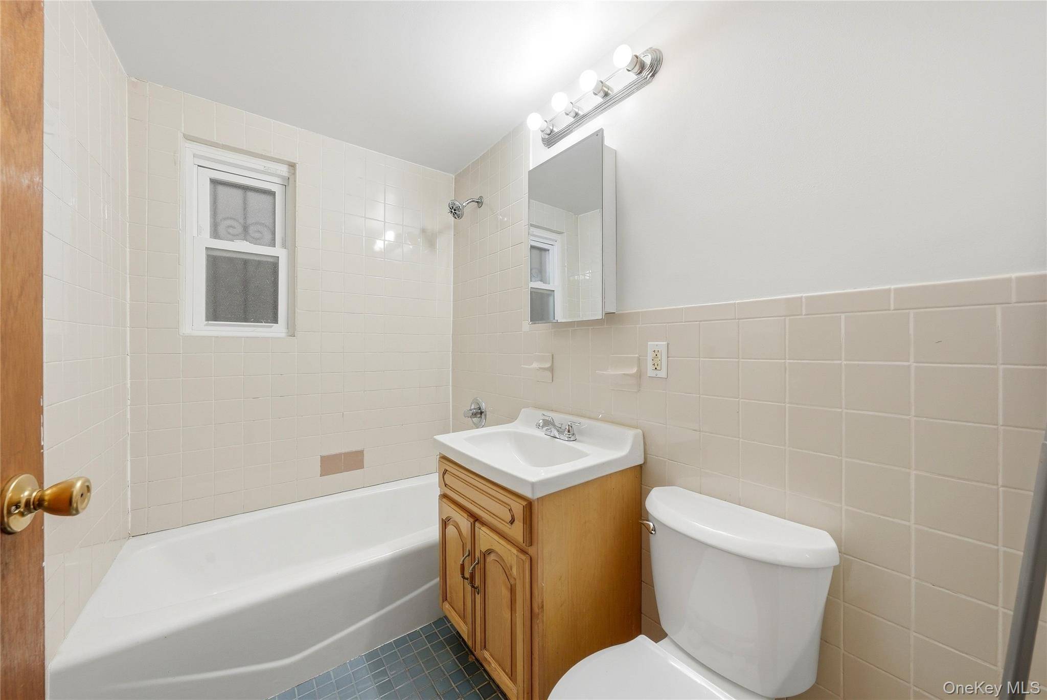 1012 E 233rd ST, Bronx, NY 10466