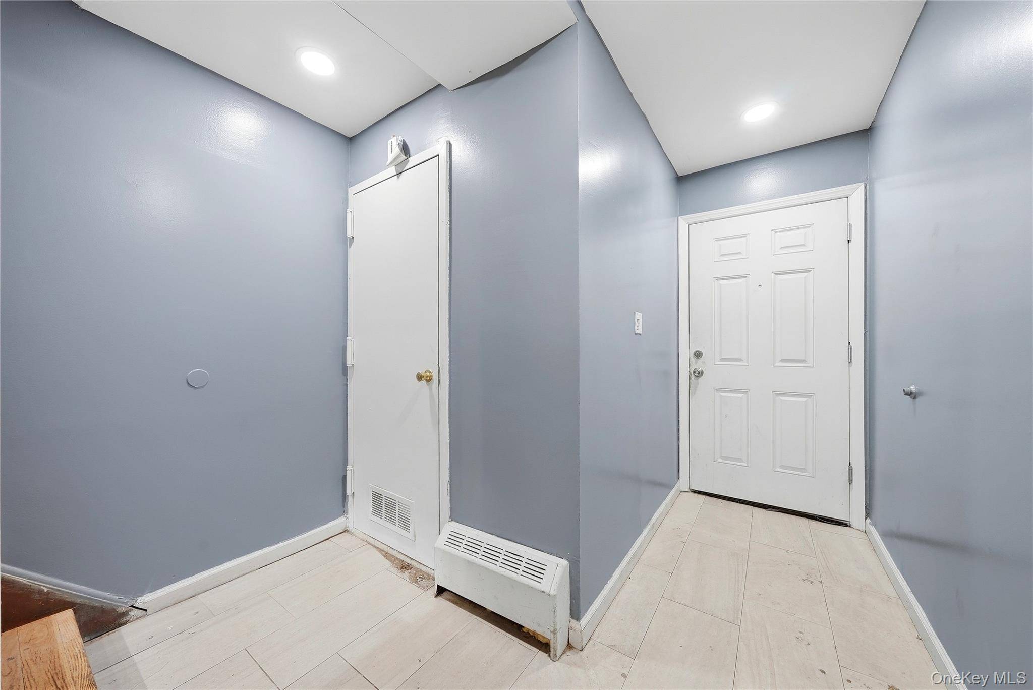 1012 E 233rd ST, Bronx, NY 10466