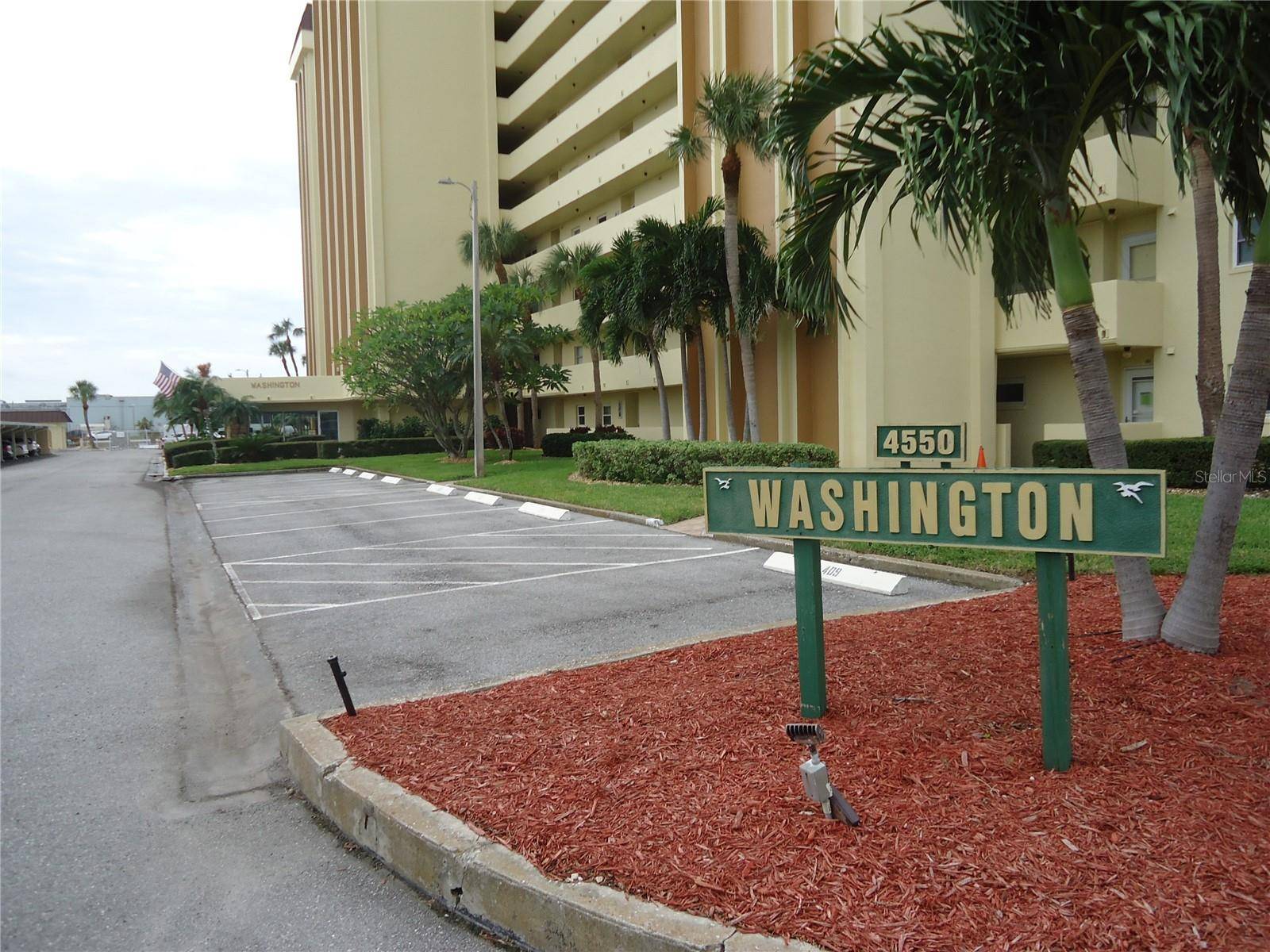 4550 COVE CIR #605, St Petersburg, FL 33708