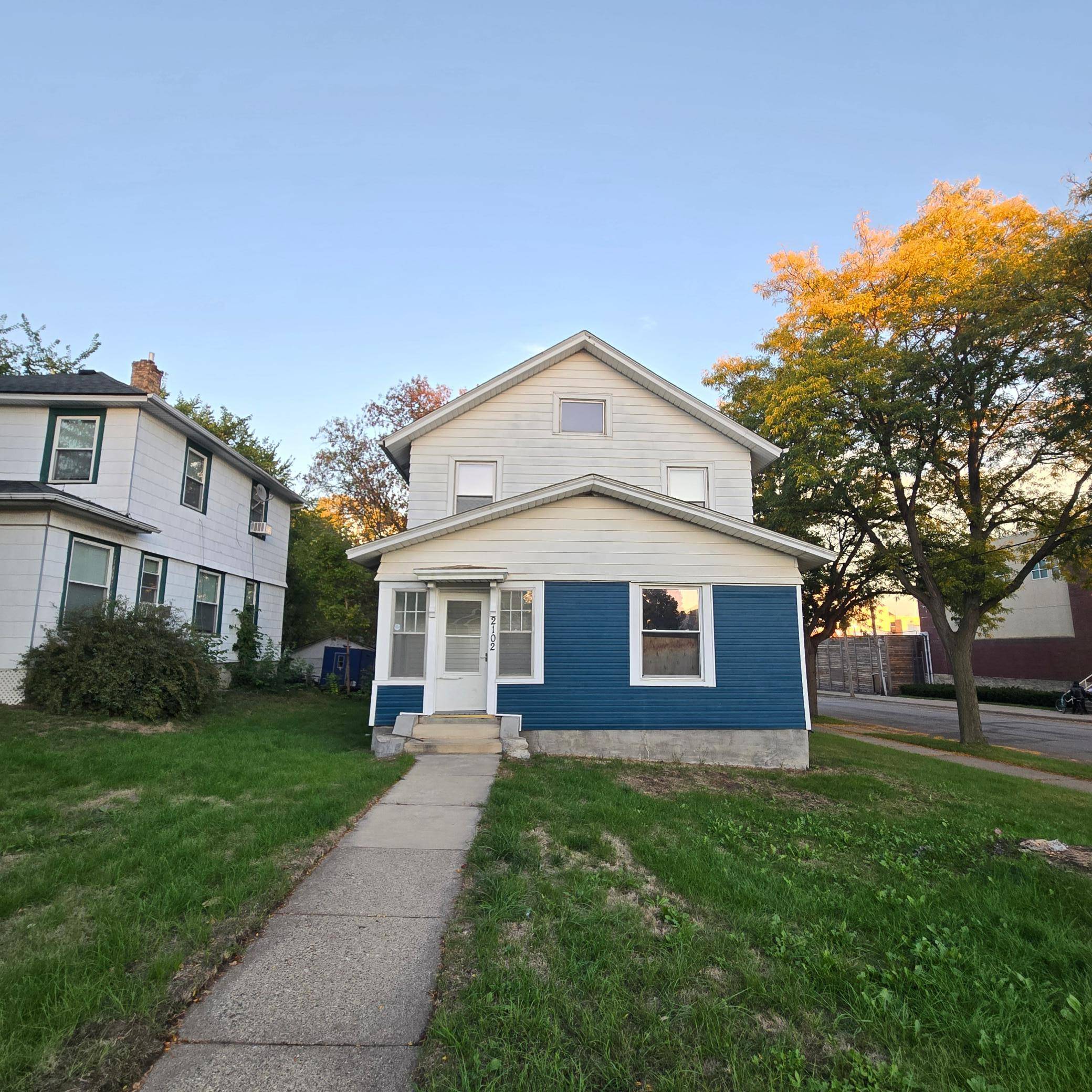 2102 Lyndale AVE N, Minneapolis, MN 55411