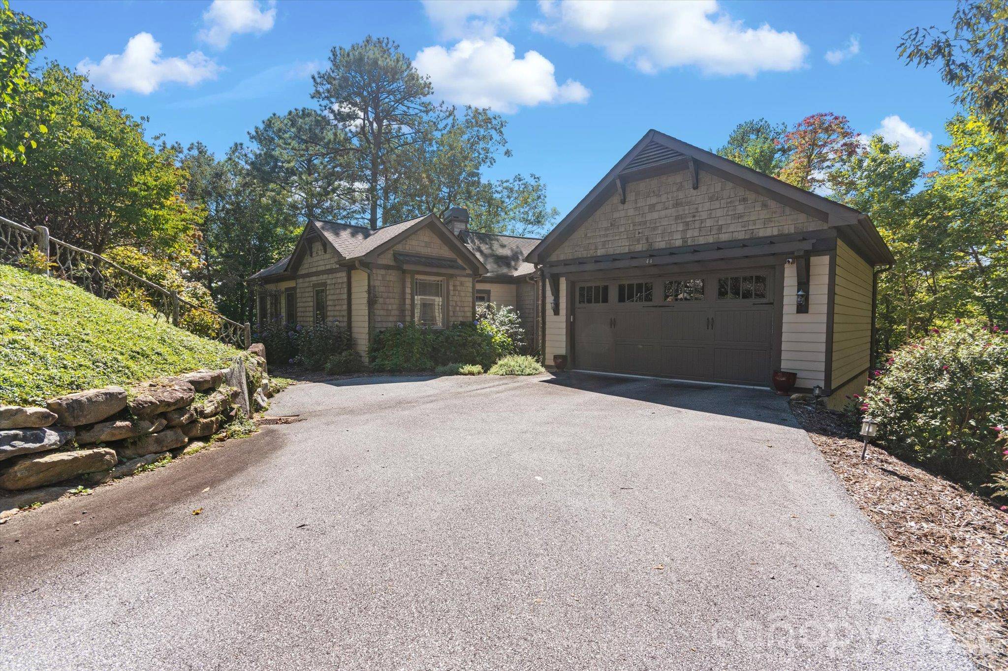 44 Sunset TRCE, Brevard, NC 28712