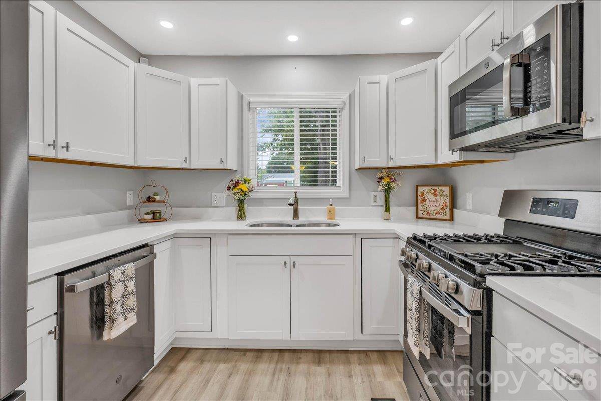1005 Noles DR, Mount Holly, NC 28120