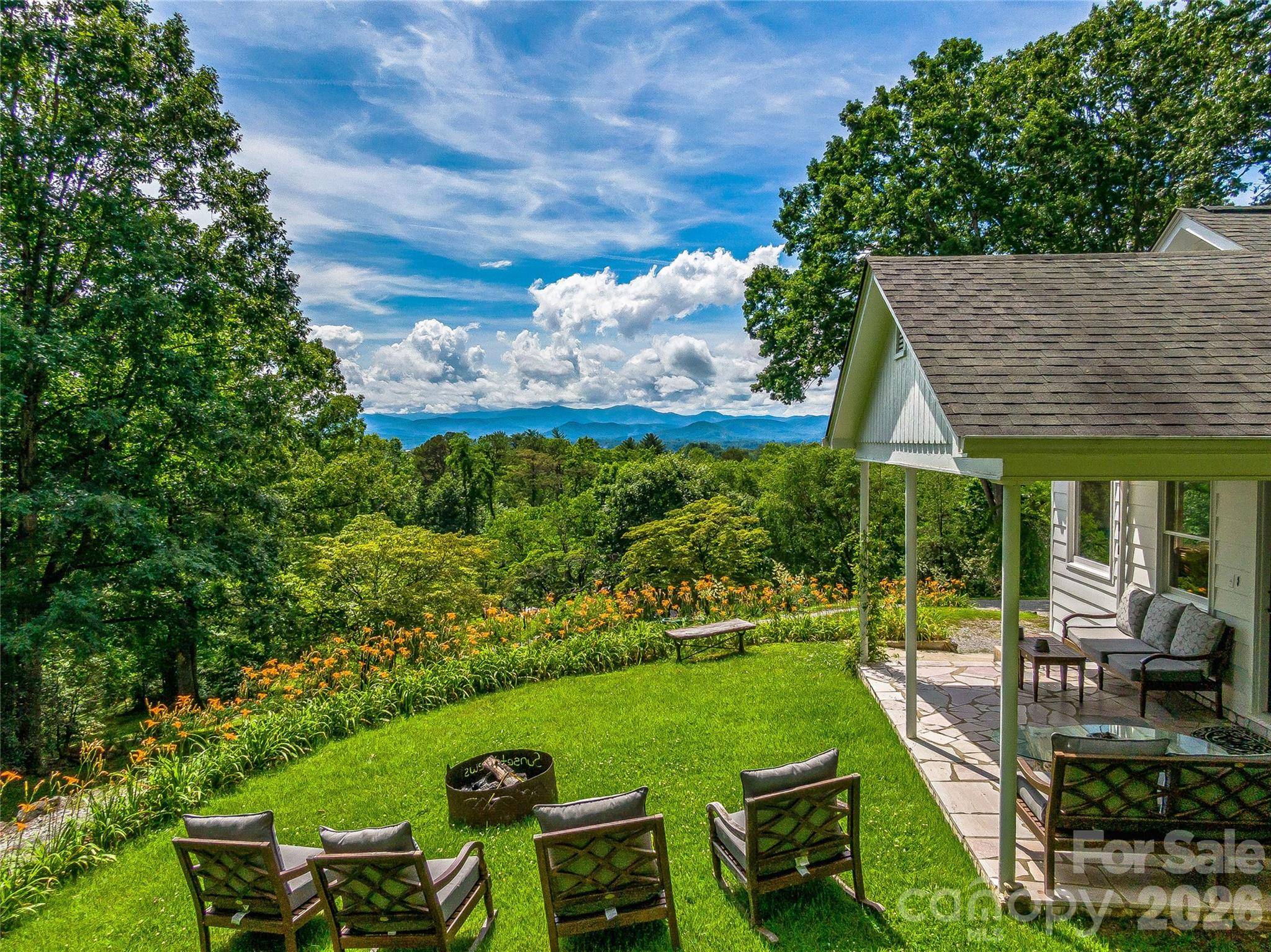 170 Twin Springs RD, Hendersonville, NC 28792