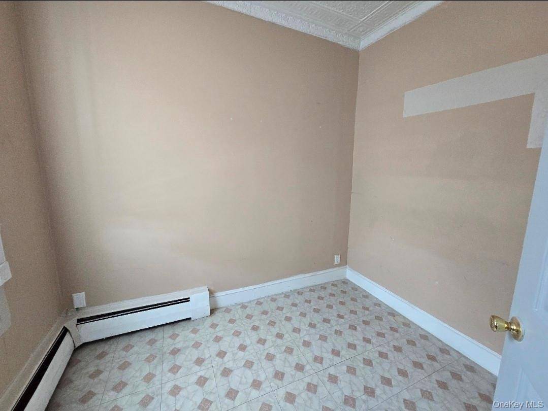 115 S 7th ST, Lindenhurst, NY 11757