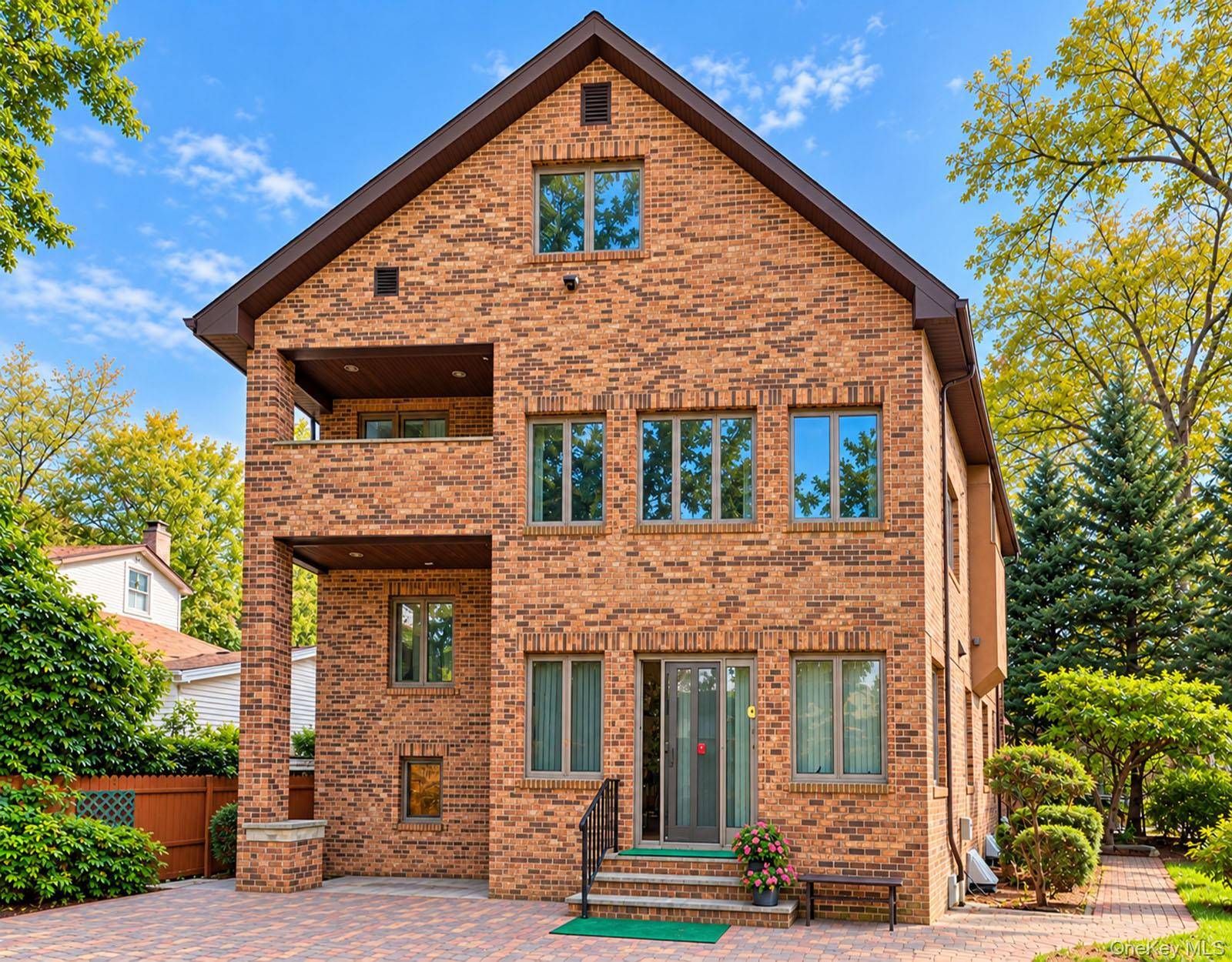 172-03 35 Ave, Flushing, NY 11358