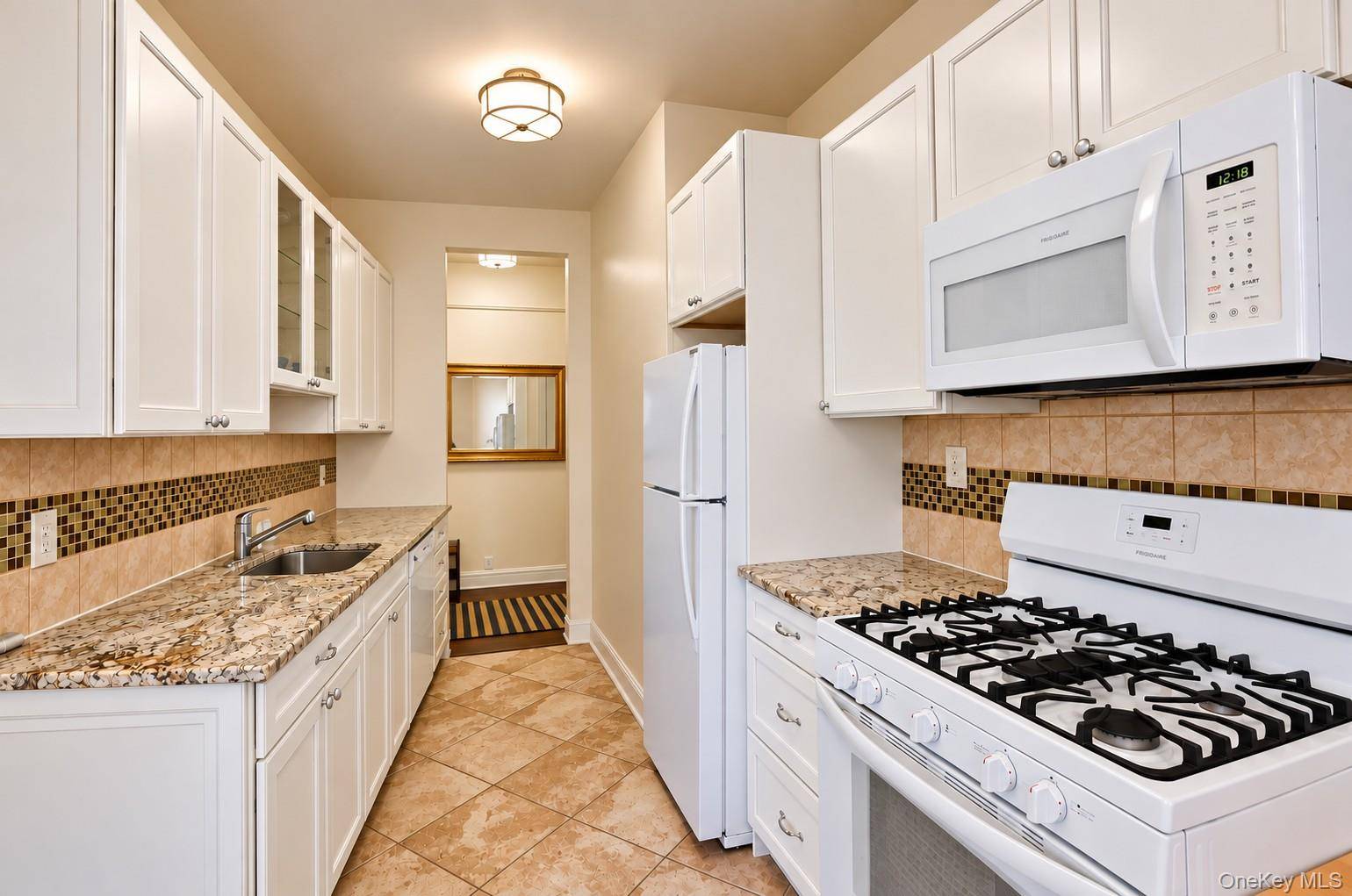 31 Pondfield Road West #51, Bronxville, NY 10708