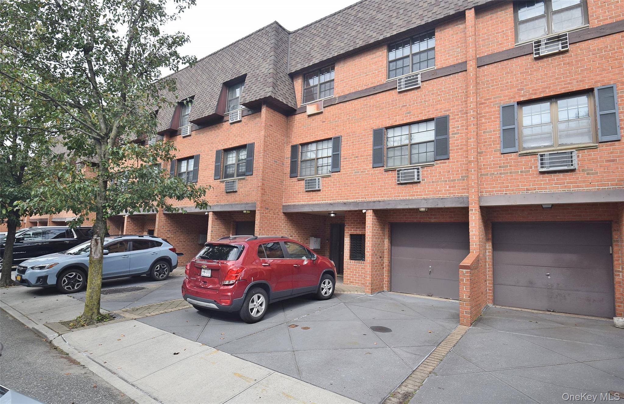 220-47 67 Ave, Bayside, NY 11364