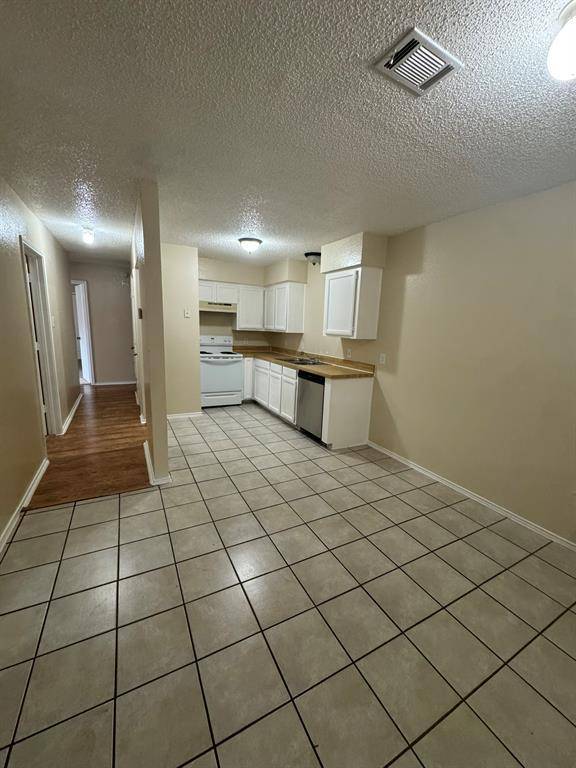 7006 Lincoln Drive, North Richland Hills, TX 76182